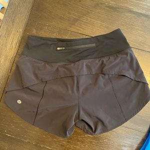 Lululemon Speed up Mid- rise lined 4”, size 4